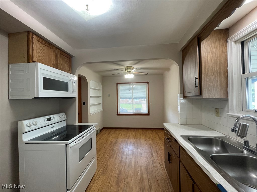 6802 Virginia Avenue Parma, OH 44129 - Photo 4 of 22