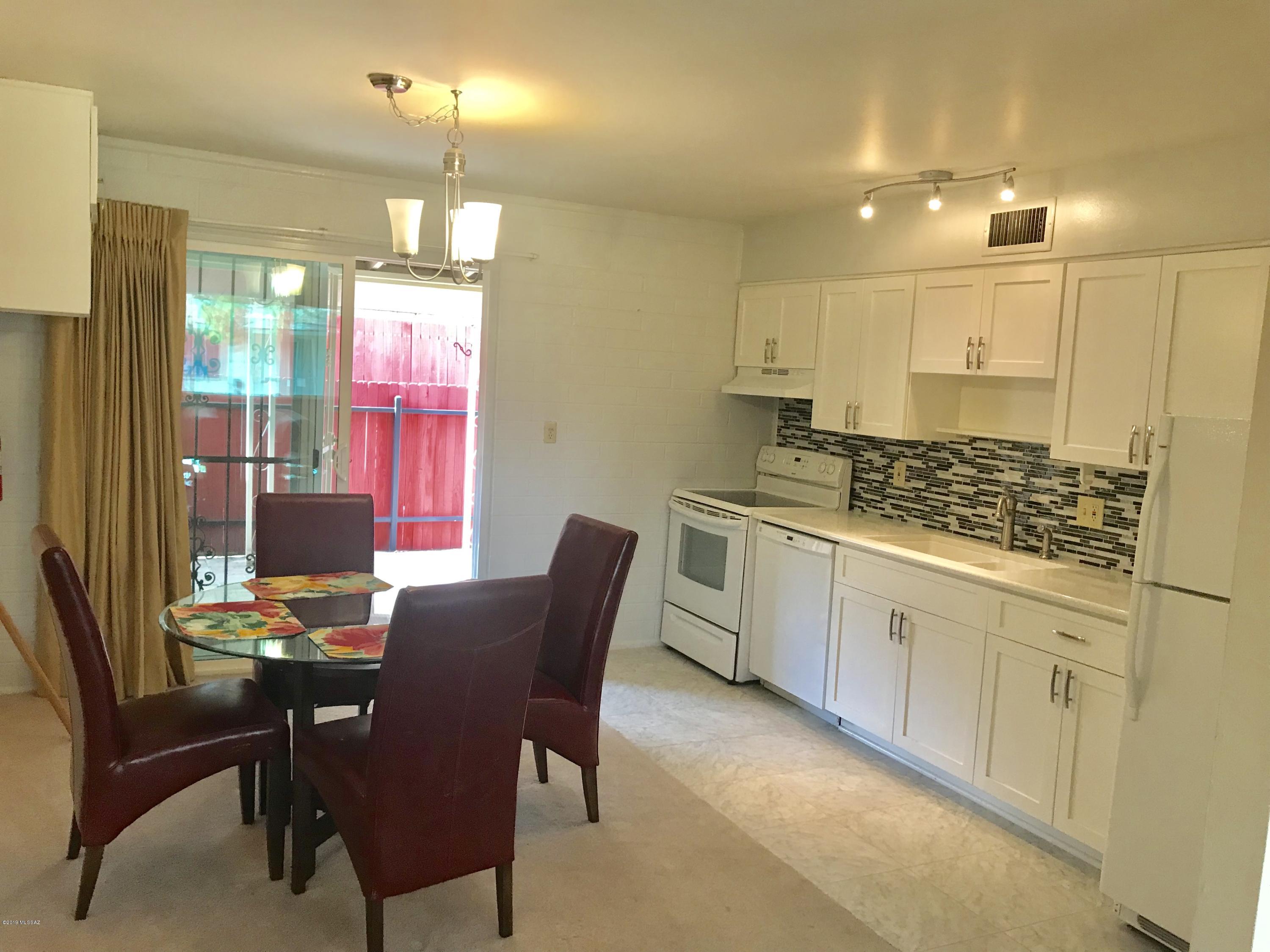 372 North Silverbell Road Tucson, AZ 85745 - Photo 1 of 28 Gallery Image 1