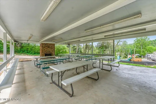 $159,900 | 176-177 Highway 73 Townsend Tn 37882, Townsend, TN 37882