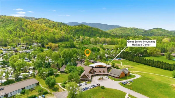 $159,900 | 176-177 Highway 73 Townsend Tn 37882, Townsend, TN 37882