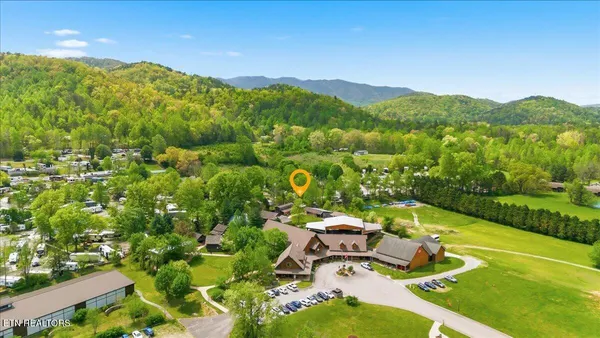 $159,900 | 176-177 Highway 73 Townsend Tn 37882, Townsend, TN 37882