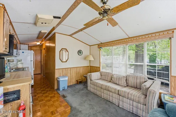 $159,900 | 176-177 Highway 73 Townsend Tn 37882, Townsend, TN 37882