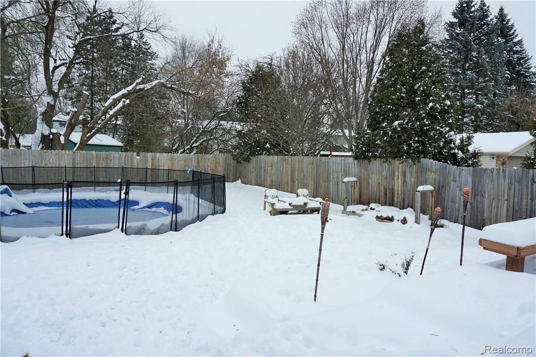 276 Meadowlake Road Canton, MI 48188 - Photo 19 of 21 DSC01468.JPG