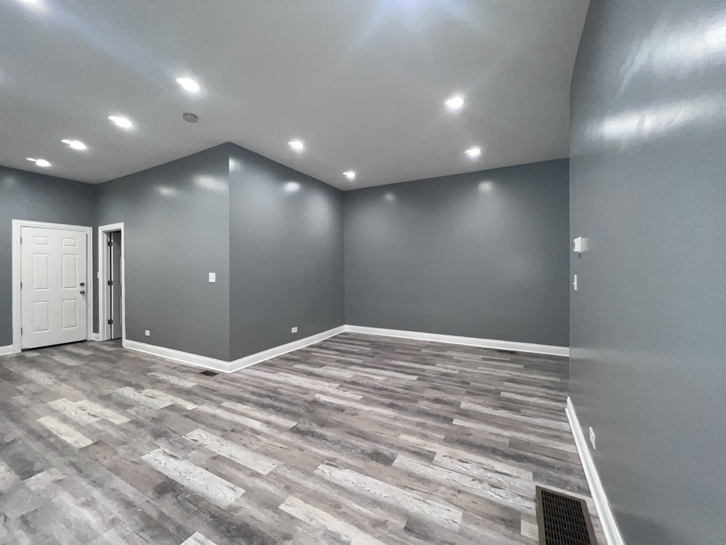 7057 South Normal Boulevard, Unit 1N Chicago, IL 60621 - Photo 19 of 37