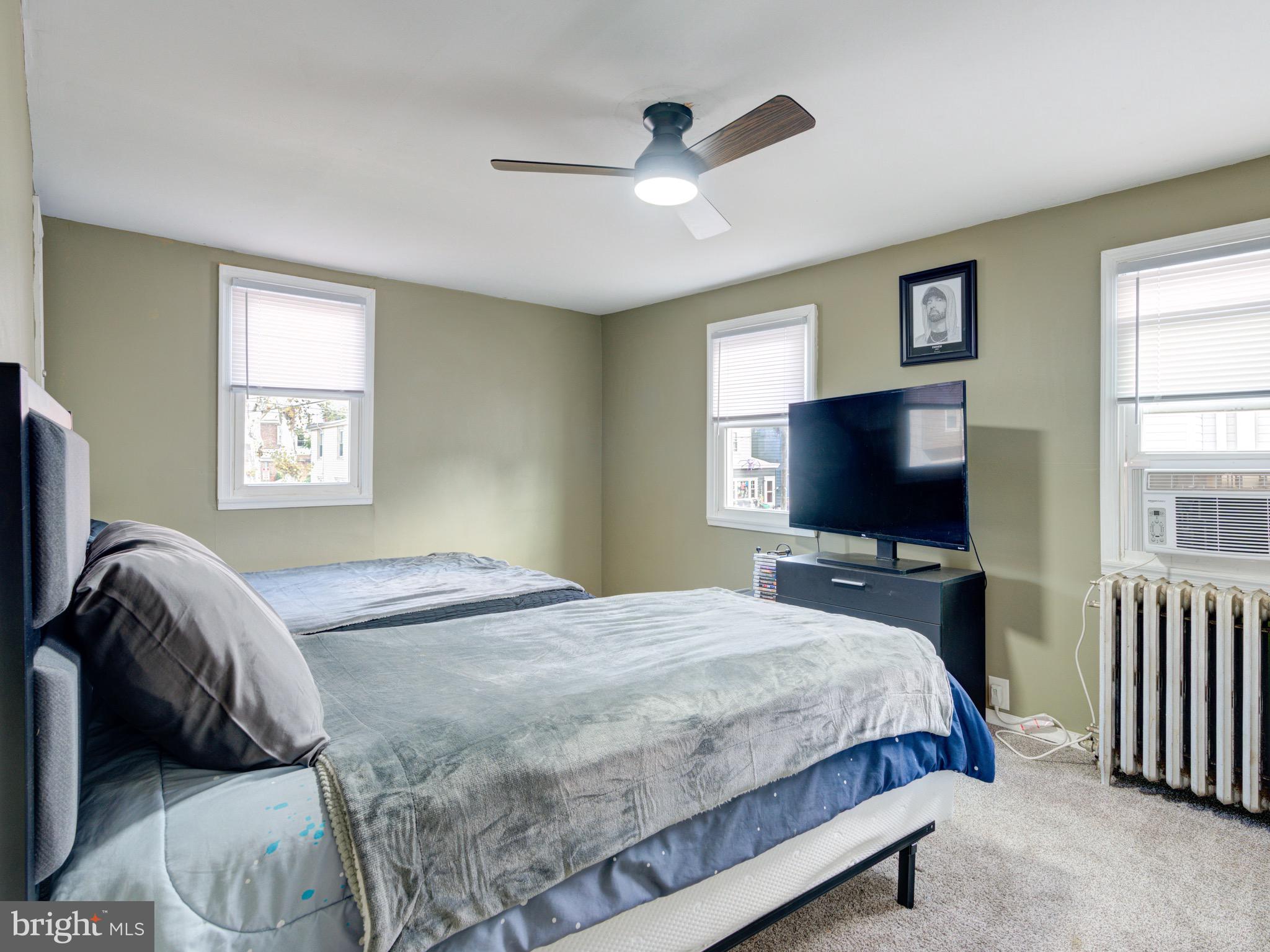 2752 Kirkbride Street Philadelphia, PA 19137 - Photo 3 of 38