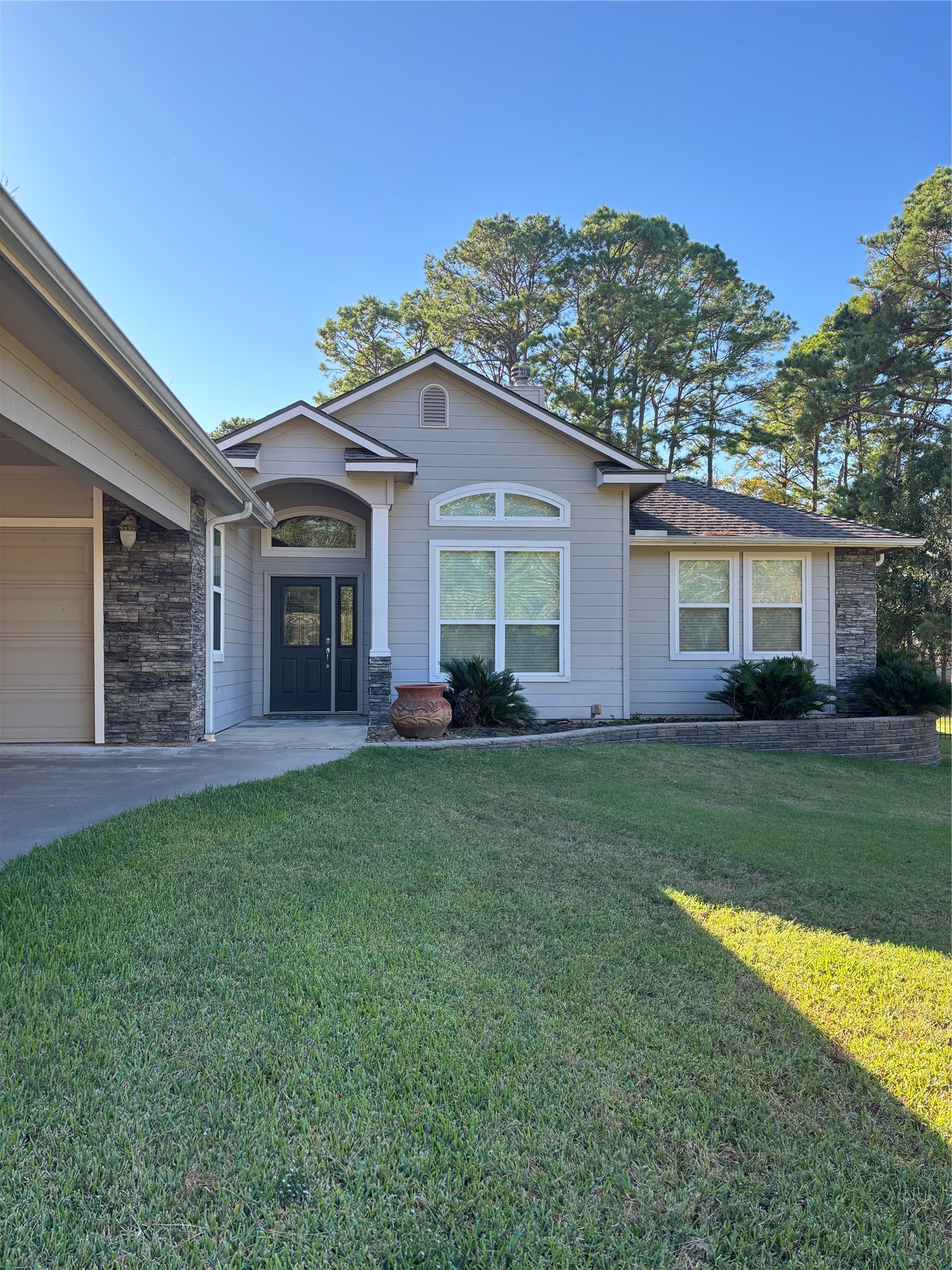 145 Bridgeway Onalaska, TX 77360 - Photo 1 of 23
