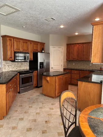 $380,000 | 145 Bridgeway, Onalaska, TX 77360