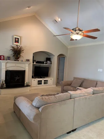 $380,000 | 145 Bridgeway, Onalaska, TX 77360
