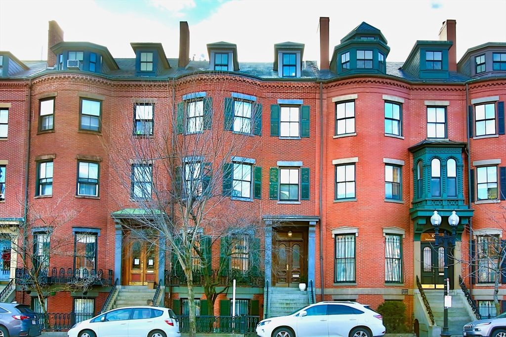 615 Massachusetts Avenue, Unit 2 Boston, MA 02118 - Photo 5 of 32 a front view of a multi story building