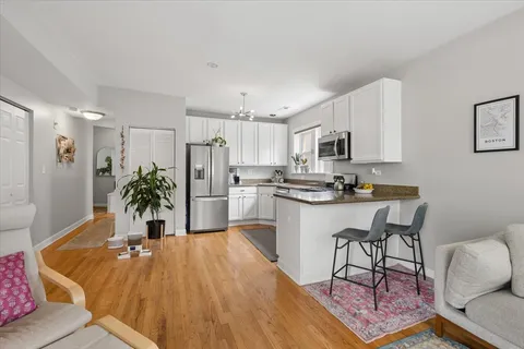 $335,000 | 2531 North Talman Avenue, Unit 1W, Chicago, IL 60647