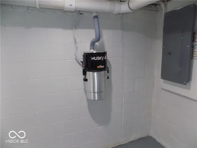 $585,000 | 876 West County Road 25 South, Greencastle, IN 46135