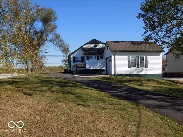 $585,000 | 876 West County Road 25 South, Greencastle, IN 46135