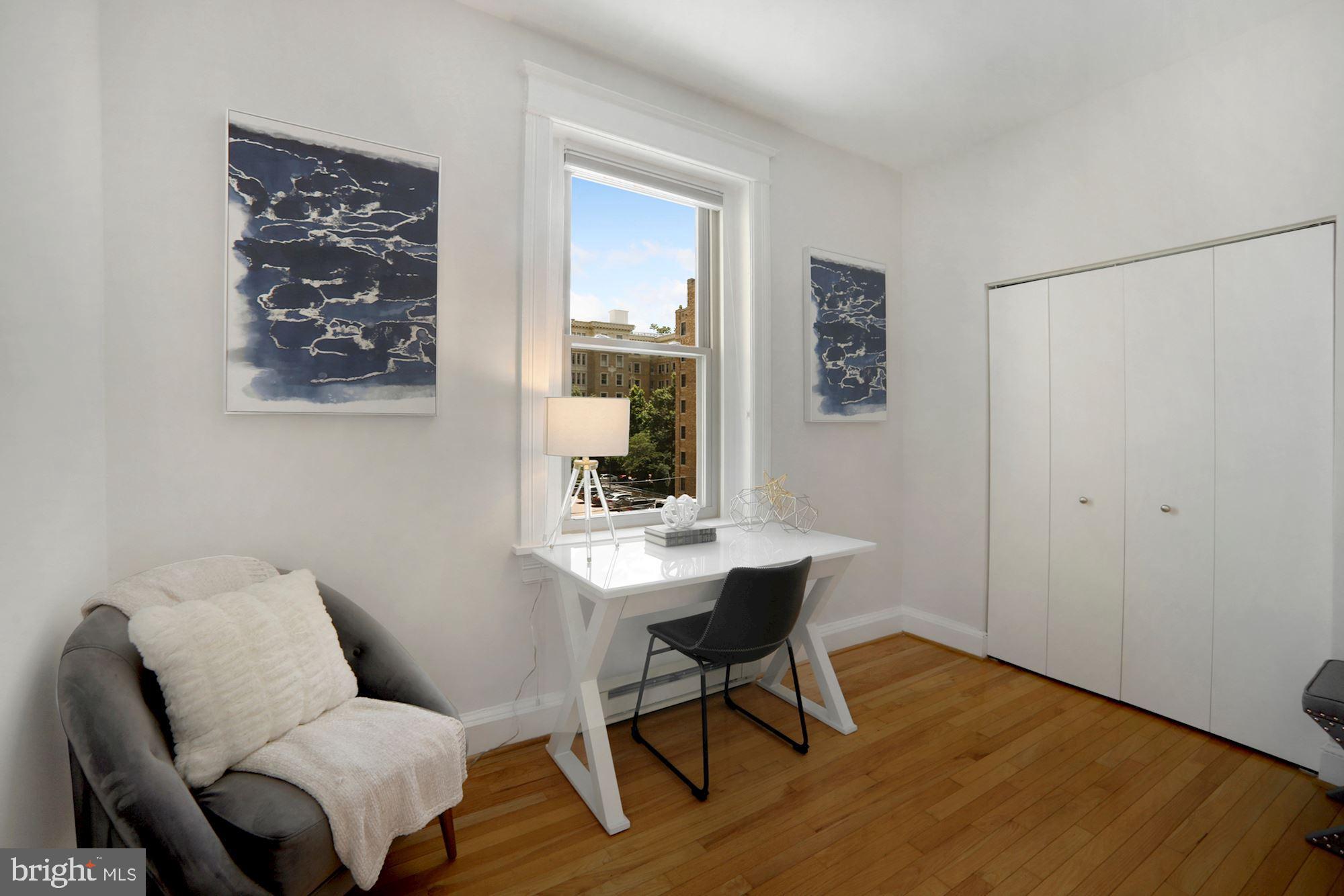 2010 Kalorama Road Northwest, Unit 406 Washington, DC 20009 - Photo 19 of 20 Room for a home office & reading nook