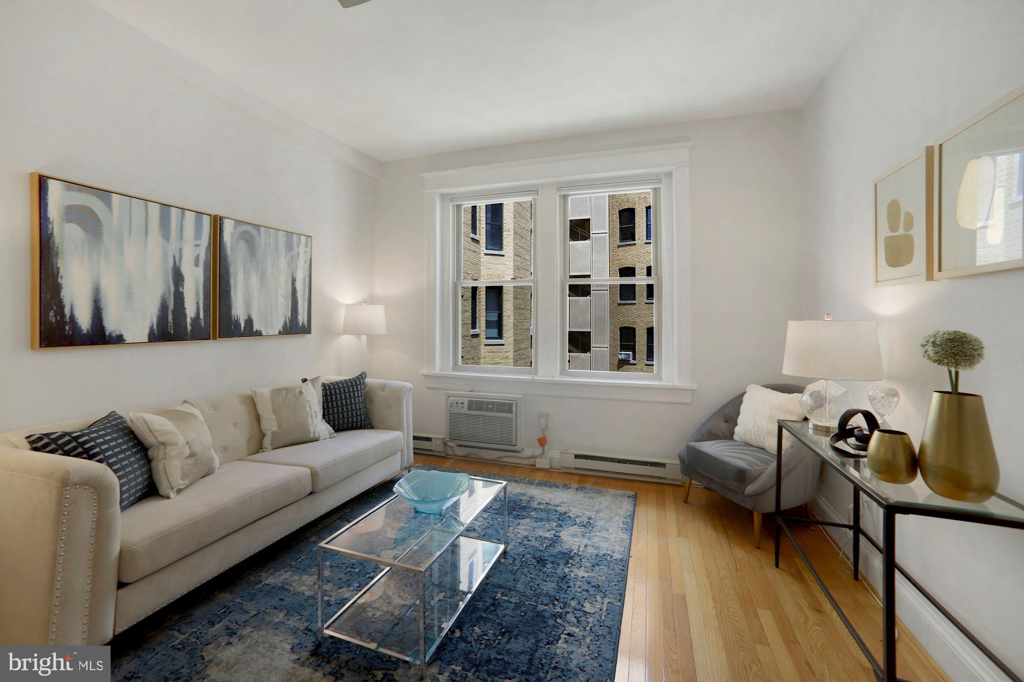 2010 Kalorama Road Northwest, Unit 406 Washington, DC 20009 - Photo 7 of 20 Charming & elegant living room