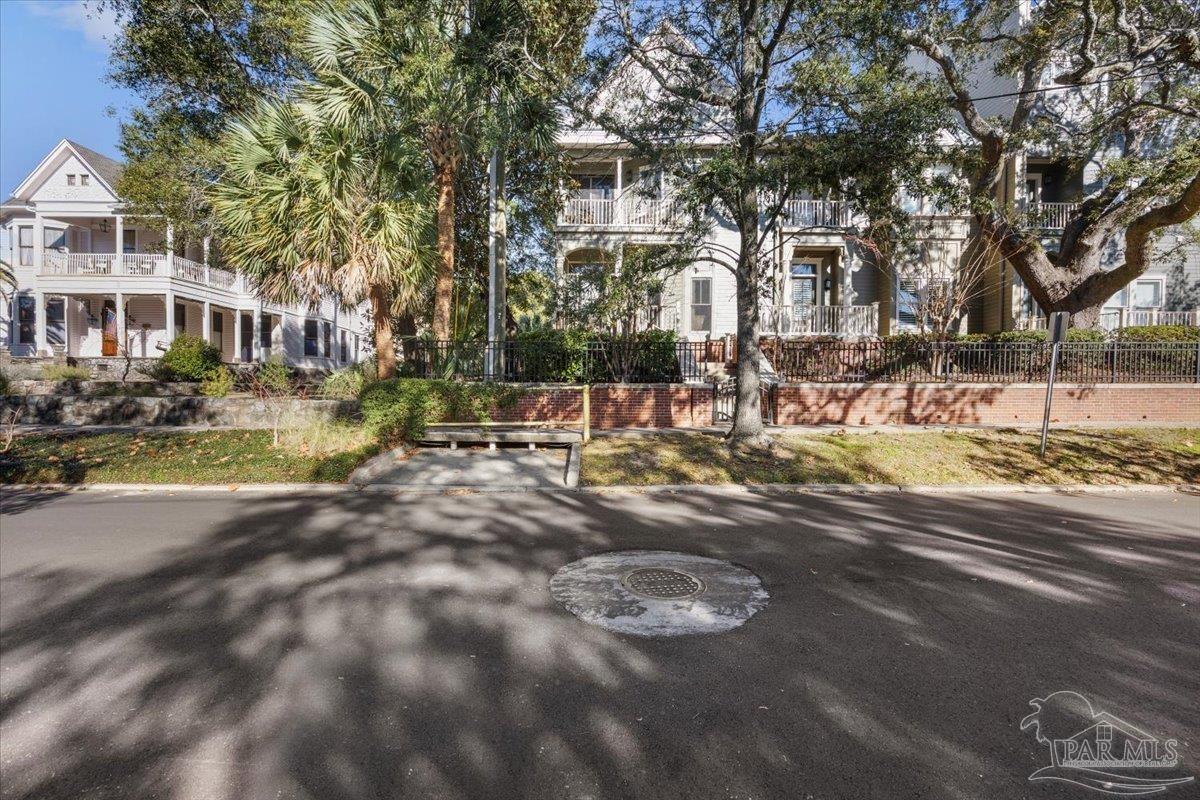 214 East La Rua Street Pensacola, FL 32501 - Photo 3 of 36