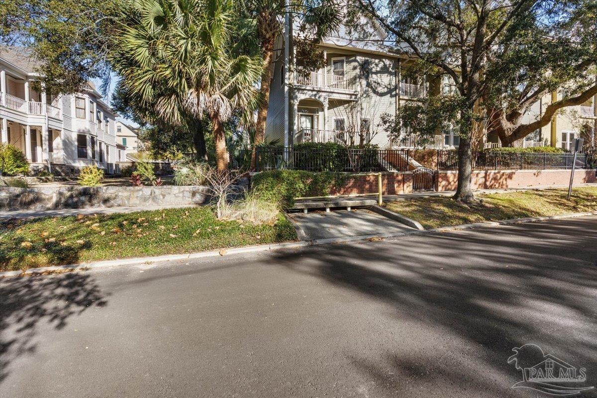 214 East La Rua Street Pensacola, FL 32501 - Photo 4 of 36