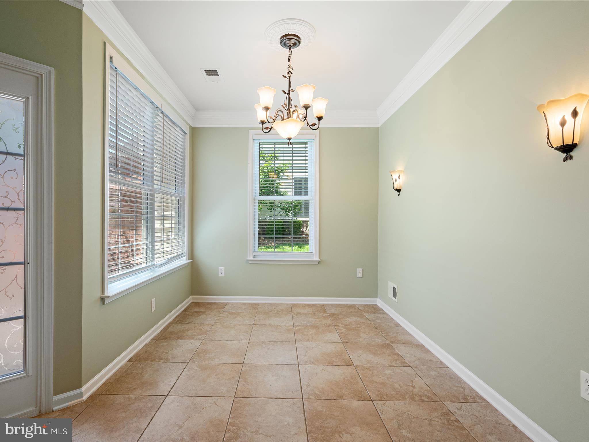 44322 Stableford Square Ashburn, VA 20147 - Photo 13 of 63 a view of an empty room with a window