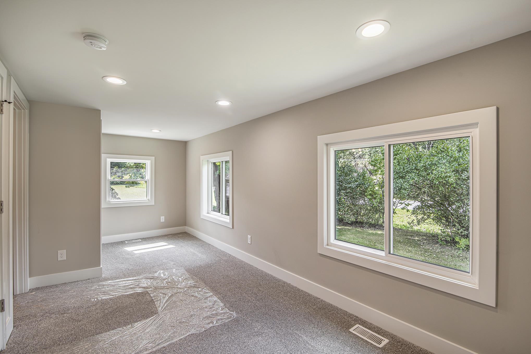 7290 Gillette Road Flushing, MI 48433 - Photo 9 of 19 50089817-8.JPG