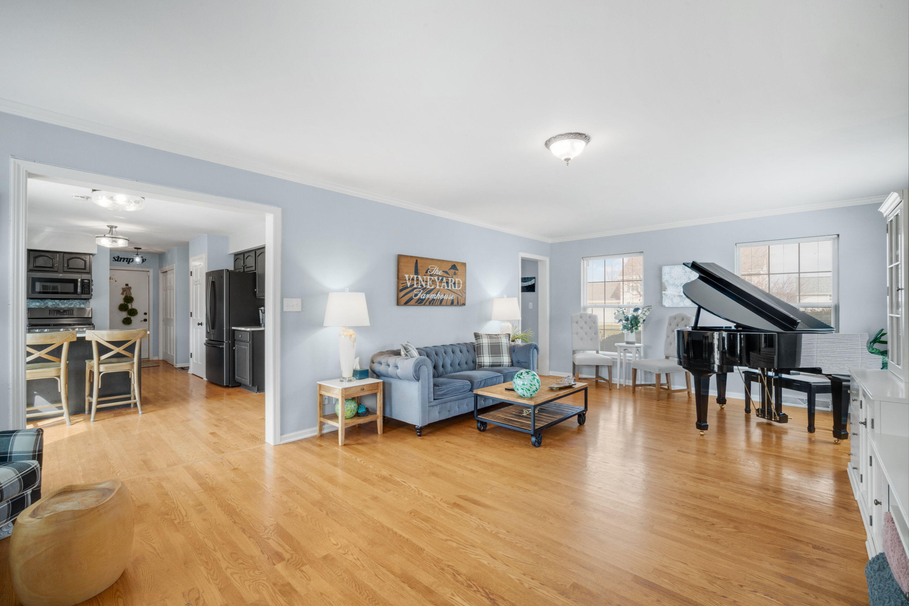 4113 West Whispering Ridge Pass Franklin, WI 53132 - Photo 6 of 29 6_imgDSC03317