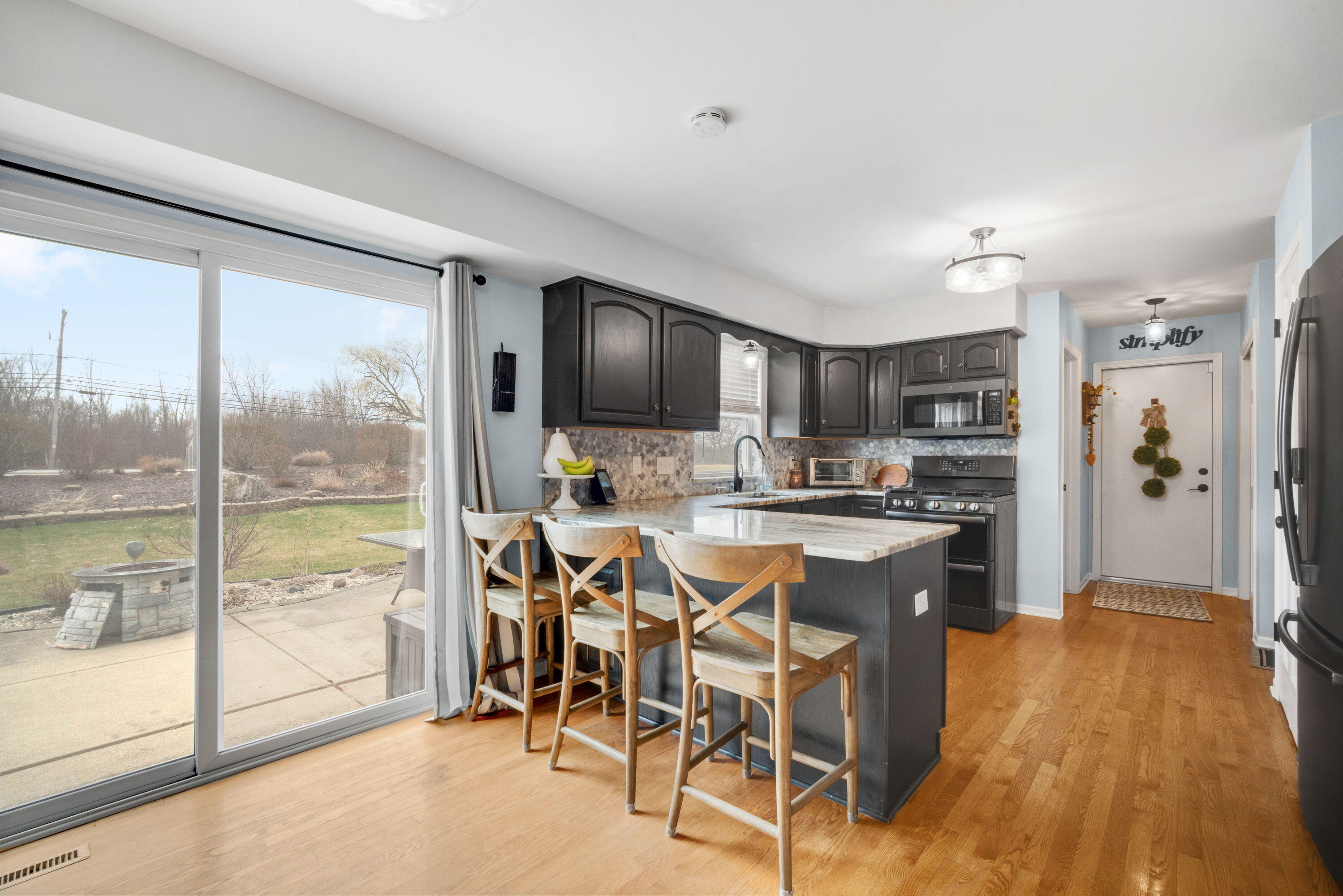 4113 West Whispering Ridge Pass Franklin, WI 53132 - Photo 7 of 29 7_imgDSC03322