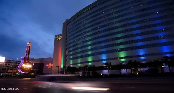 $245,000 | 2046 Beach Boulevard, Unit C114, Biloxi, MS 39531