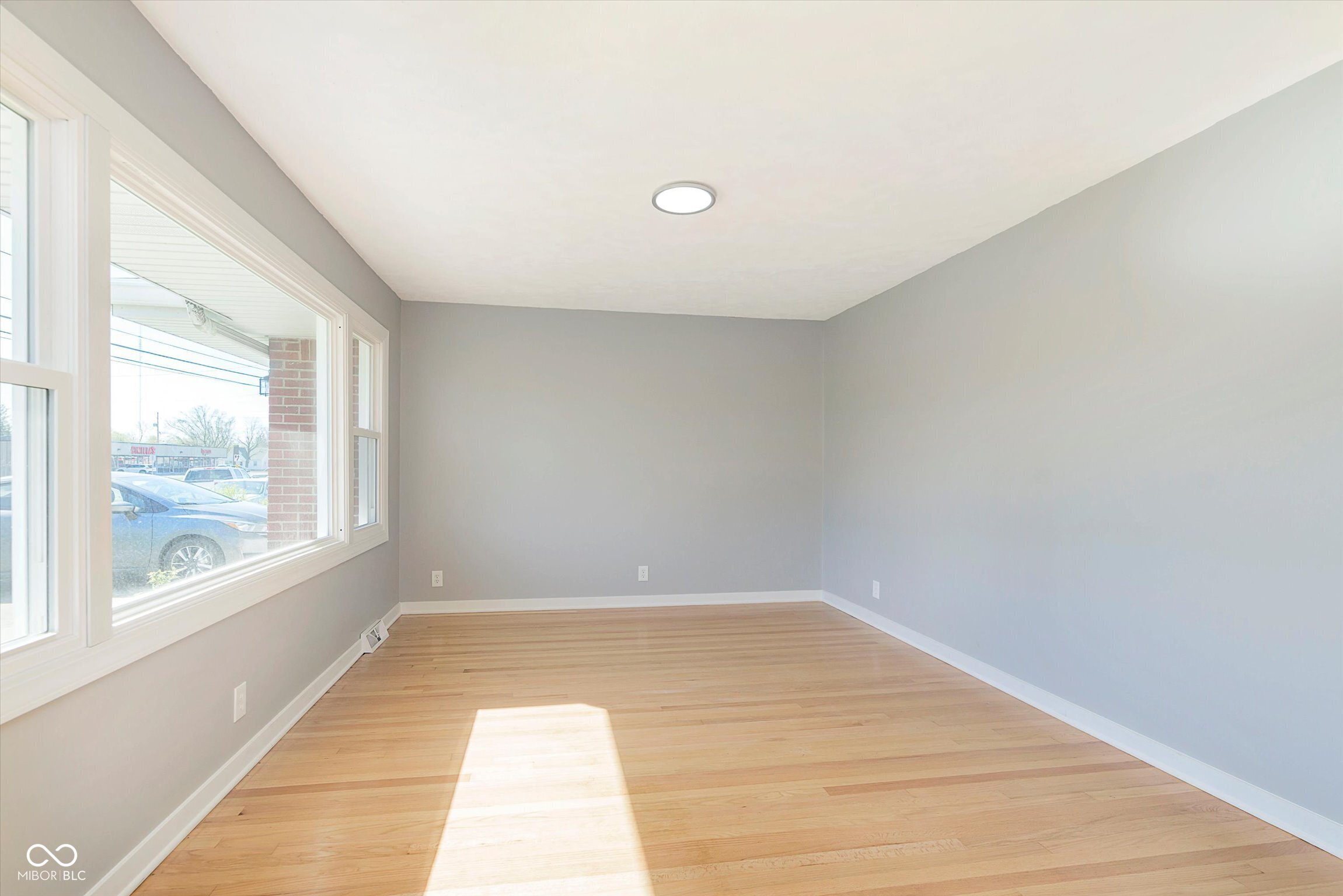 166 North Post Road Indianapolis, IN 46219 - Photo 8 of 31 Gallery Image 8