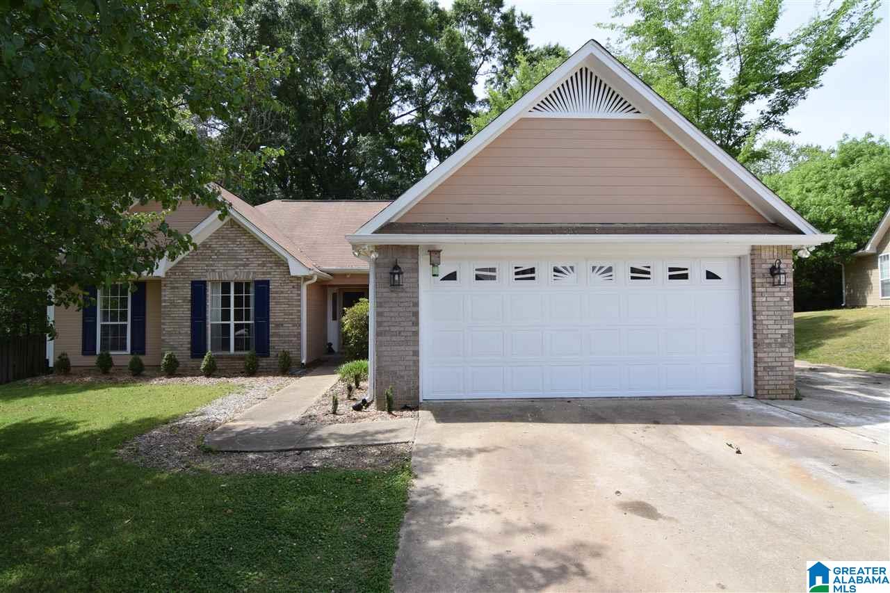 208 Greenfield Lane Alabaster, AL 35007 - Photo 2 of 41