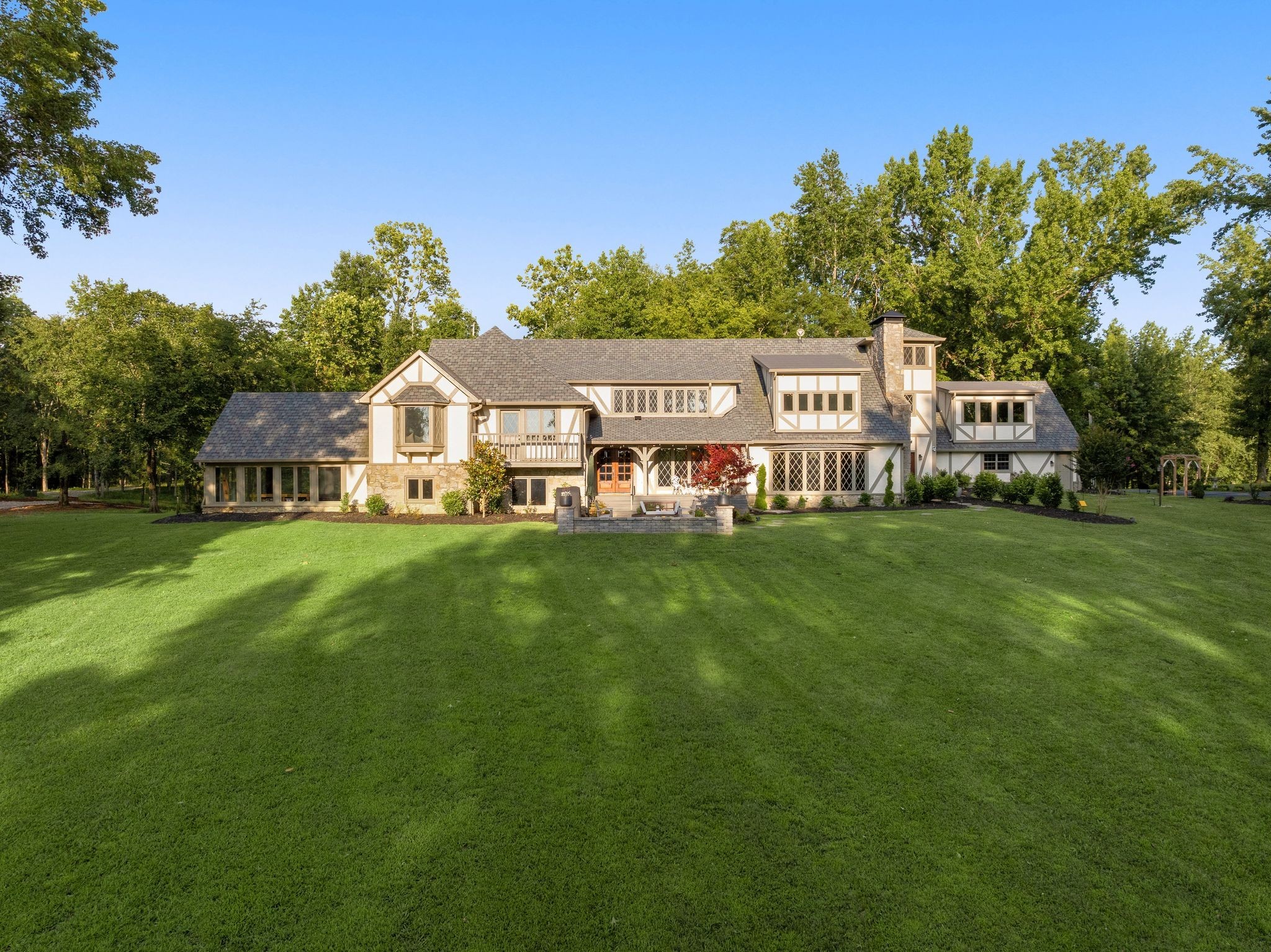653 Flippen Road Lebanon, TN 37087 - Photo 57 of 71 a front view of a house with garden