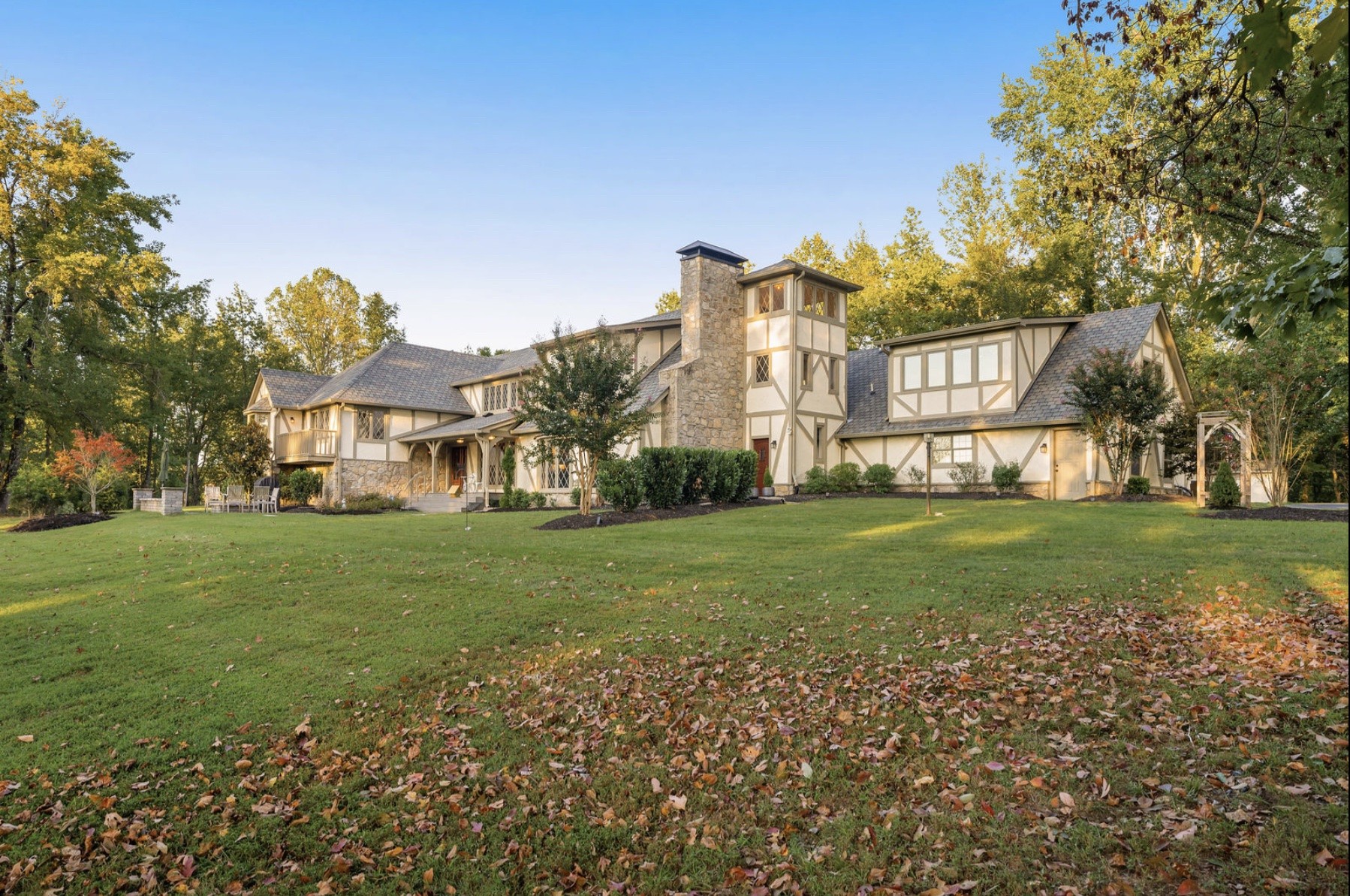 653 Flippen Road Lebanon, TN 37087 - Photo 58 of 71 a front view of a house with garden