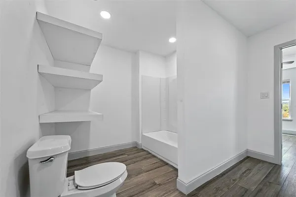 $325,000 | 158 Lakeshore Drive, Runaway Bay, TX 76426