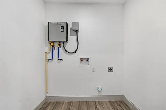 a picture of a bathroom with a window