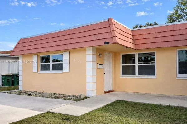 $2,500 | 7400 Northwest 76th Court, Unit 1, Tamarac, FL 33321