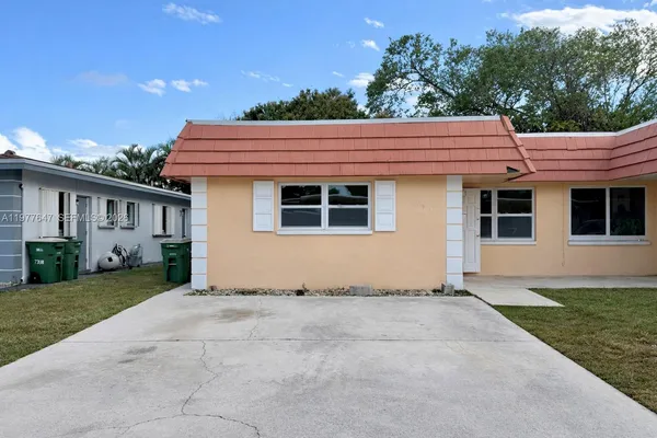 $2,500 | 7400 Northwest 76th Court, Unit 1, Tamarac, FL 33321