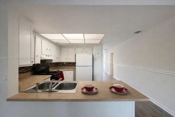 $2,500 | 7400 Northwest 76th Court, Unit 1, Tamarac, FL 33321