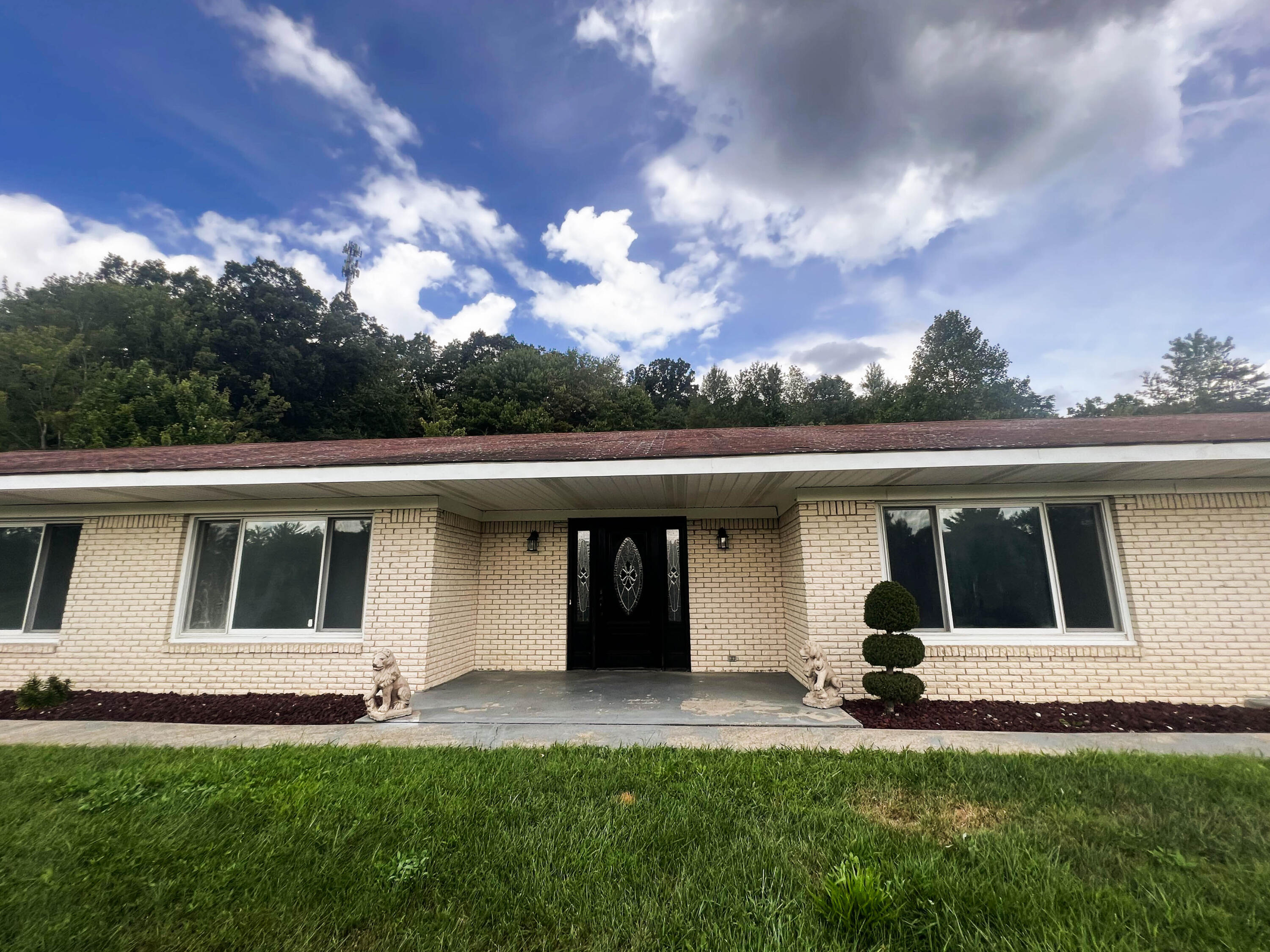 11705 Irvine Road Winchester, KY 40391 - Photo 1 of 26 1