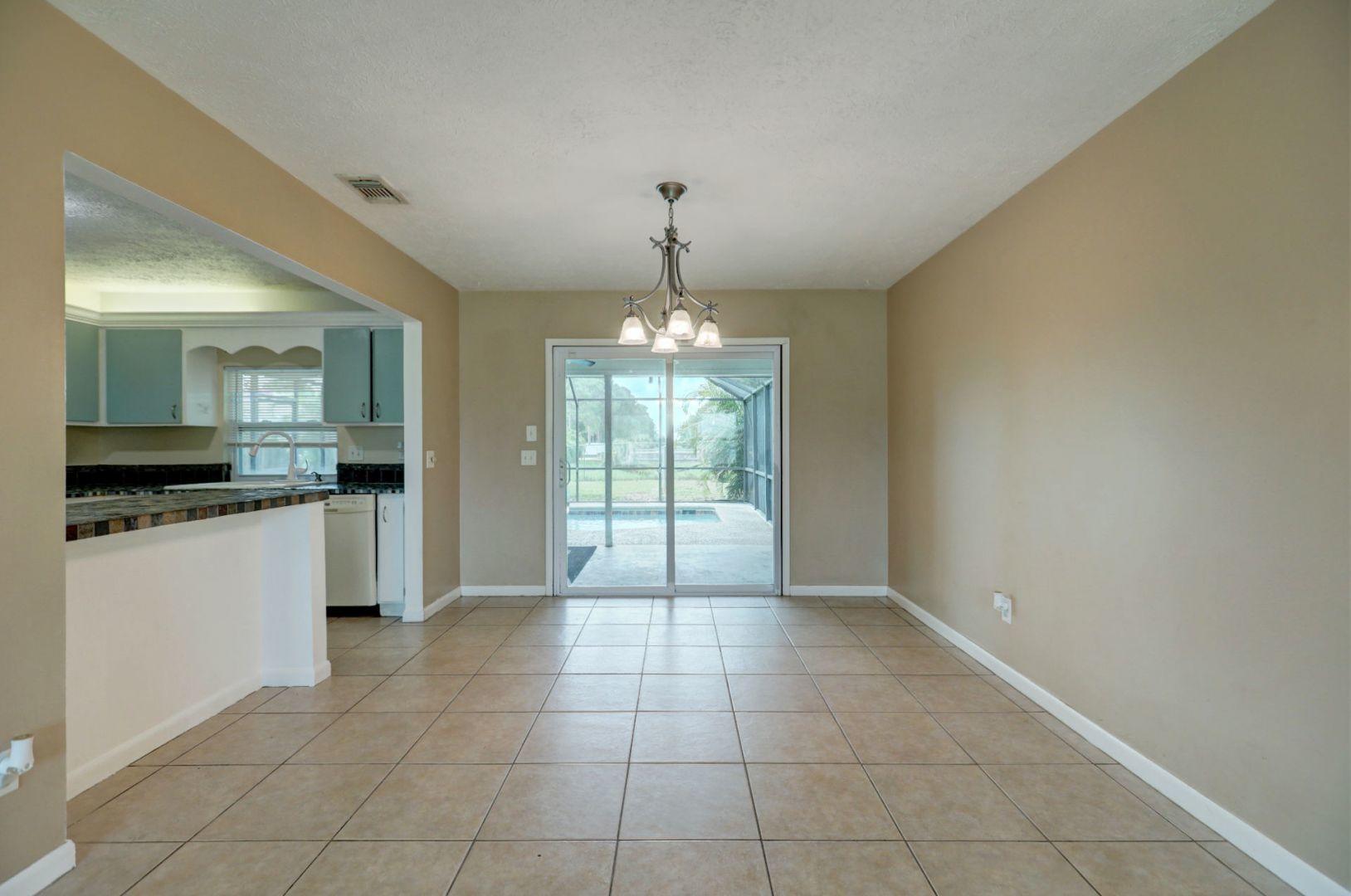 370 Southwest Undallo Road Port St. Lucie, FL 34953 - Photo 20 of 39 Living - Dining