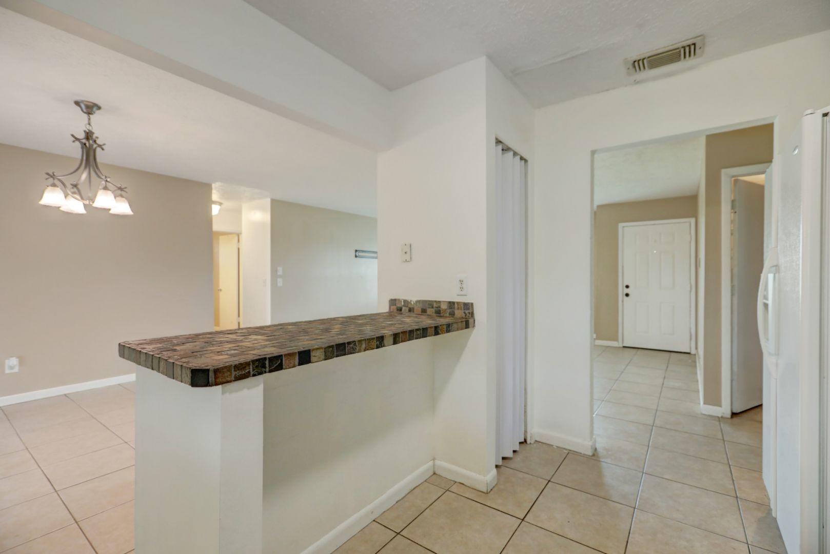 370 Southwest Undallo Road Port St. Lucie, FL 34953 - Photo 21 of 39 Kitchen