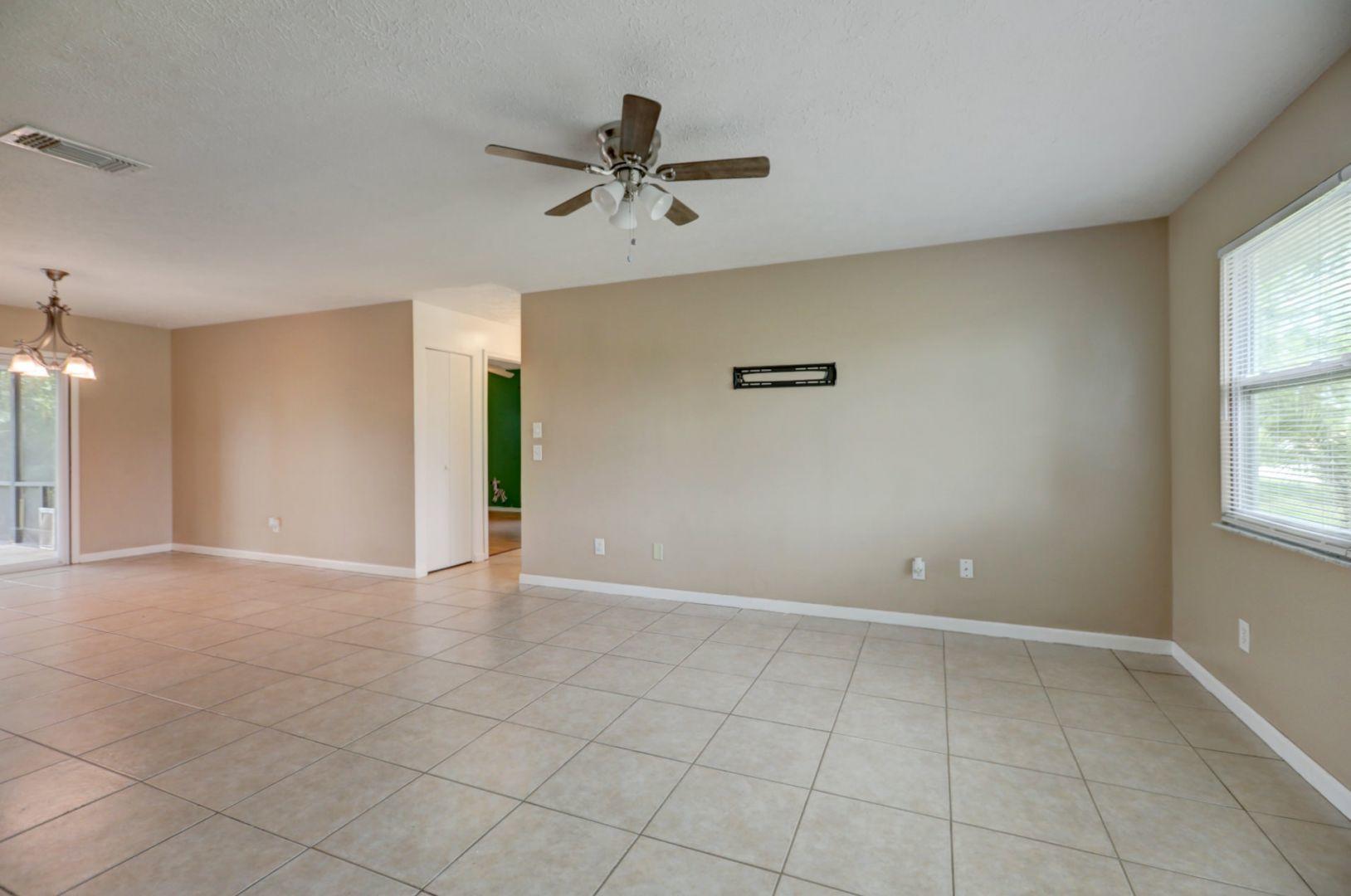 370 Southwest Undallo Road Port St. Lucie, FL 34953 - Photo 30 of 39 Living Room