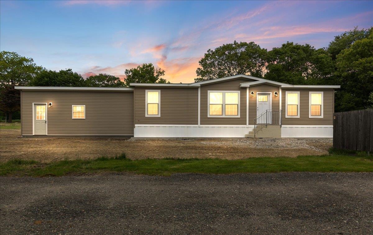 6 Kristopher Drive Hampstead, NH 03841 - Photo 1 of 20