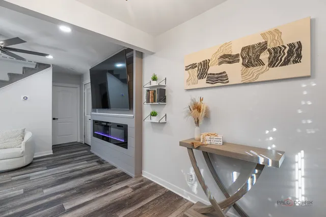 $325,000 | 68 East Lakeview Avenue, Round Lake Beach, IL 60073