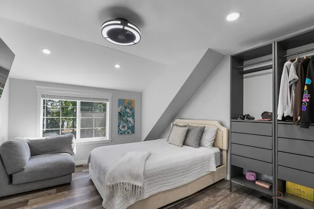 $325,000 | 68 East Lakeview Avenue, Round Lake Beach, IL 60073