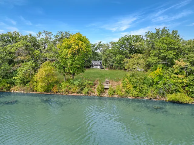 $325,000 | 68 East Lakeview Avenue, Round Lake Beach, IL 60073