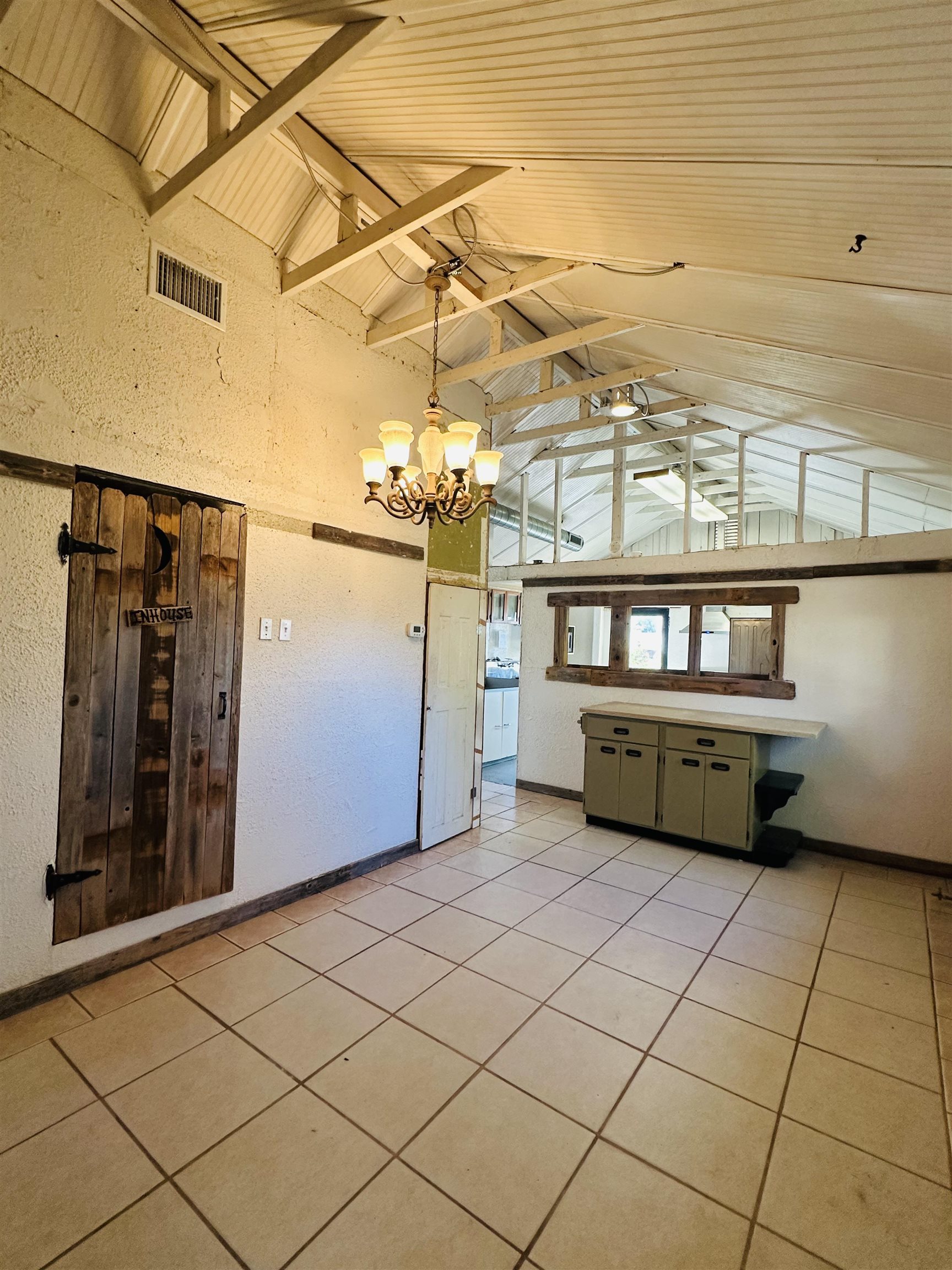 505 4th Street Lometa, TX 76853 - Photo 17 of 27 a view of a car garage