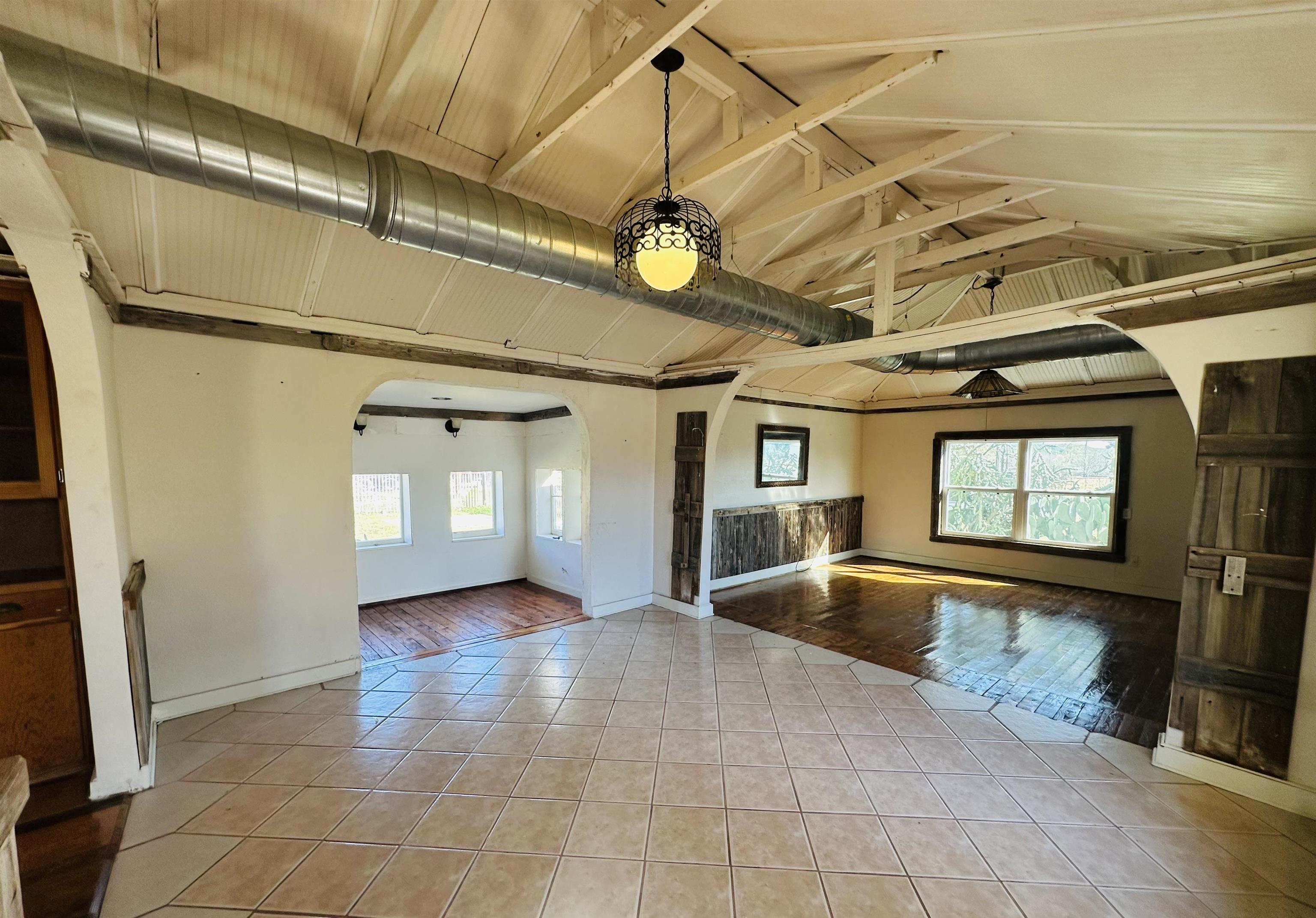 505 4th Street Lometa, TX 76853 - Photo 4 of 27 a view of an entryway with a chandelier