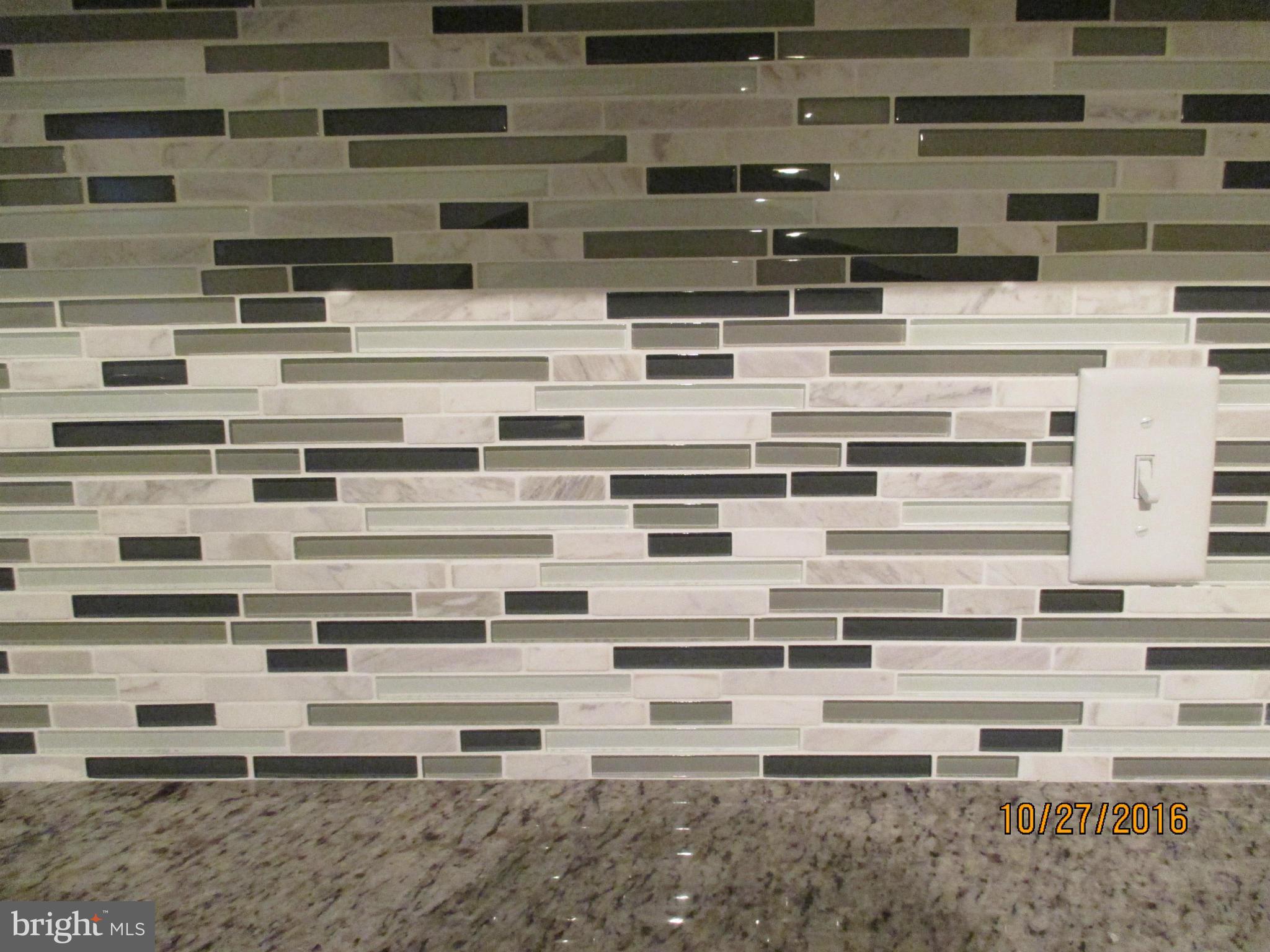 6800 Barnett Road Baltimore, MD 21239 - Photo 12 of 29 Mosaic Backsplash