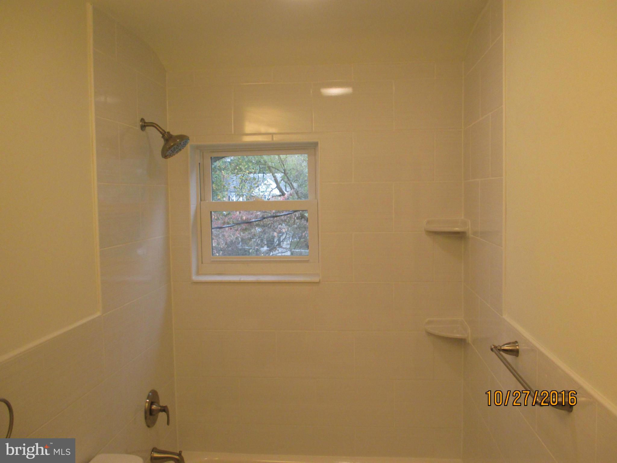 6800 Barnett Road Baltimore, MD 21239 - Photo 19 of 29 Bath