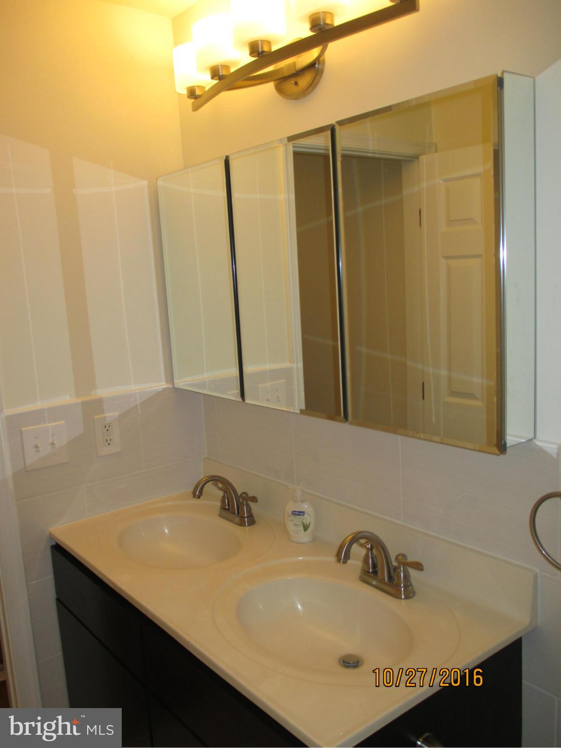 6800 Barnett Road Baltimore, MD 21239 - Photo 20 of 29 Bath