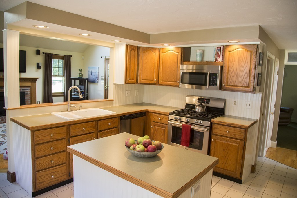 617 Leominster Road Lunenburg, MA 01462 - Photo 9 of 26 Gallery Image 9