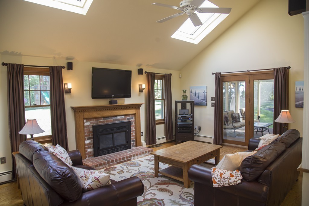 617 Leominster Road Lunenburg, MA 01462 - Photo 10 of 26 Gallery Image 10