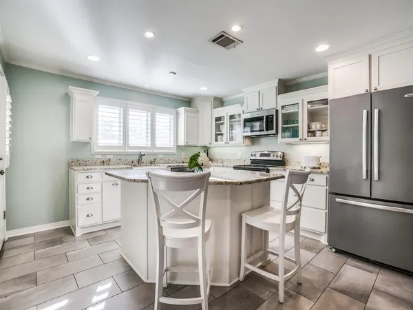 $5,000 | 6614 Joyce Way, Dallas, TX 75225